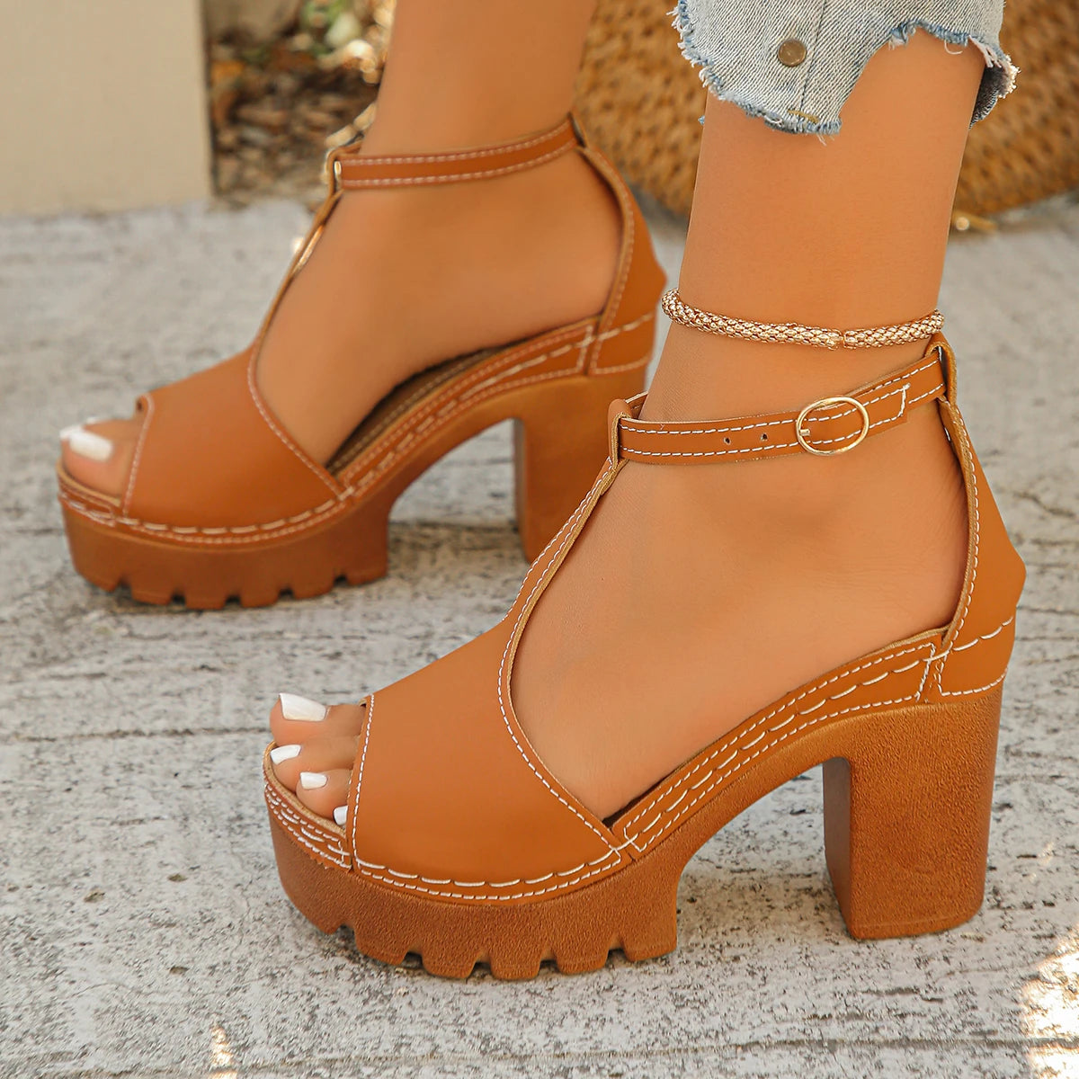 Sculpted Platform Heel