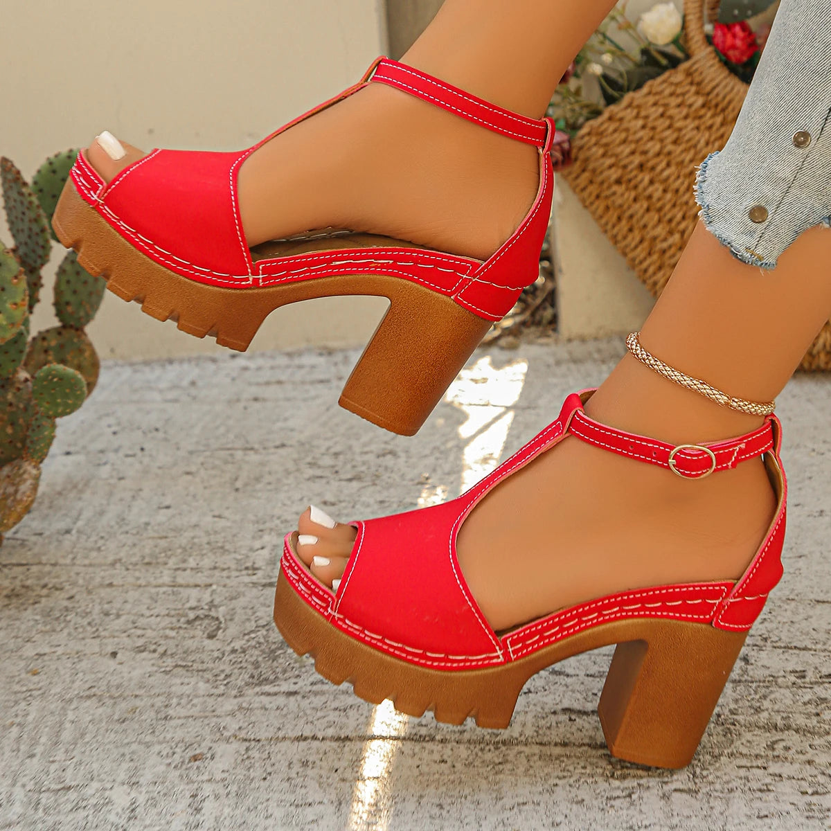 Sculpted Platform Heel